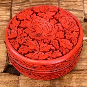 Vintage Red Carved Cinnabar Oriental Trinket Box Flowers Rose